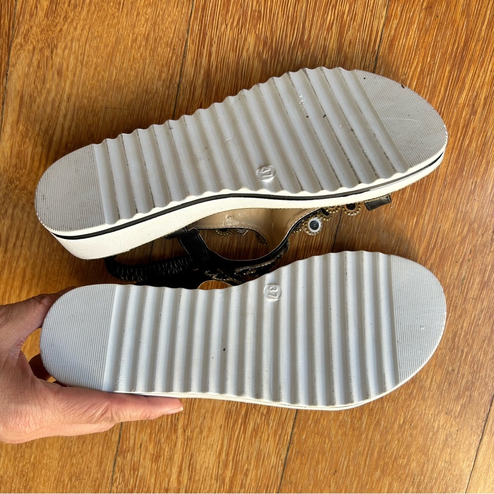 Like New! Sandals - Picture 3 of 4